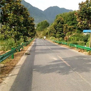 波形護(hù)欄安裝工程