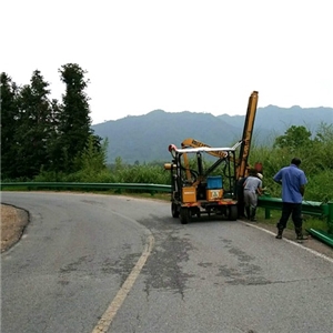 波形護(hù)欄安裝工程