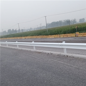 波形護(hù)欄安裝工程