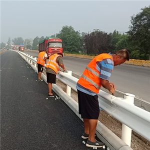 波形護(hù)欄安裝工程