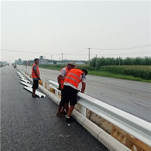 波形護(hù)欄安裝工程