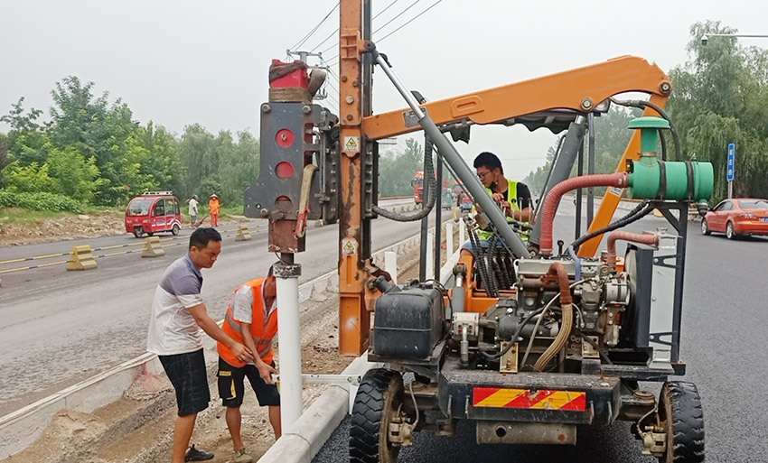 波形護(hù)欄安裝工程