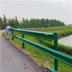 波形護(hù)欄安裝工程