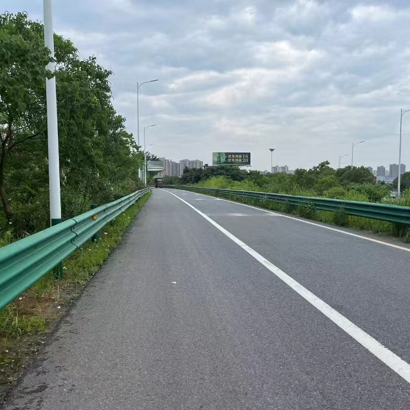 波形護(hù)欄安裝工程