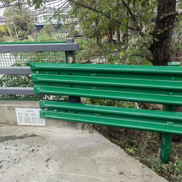 波形護欄安裝工程