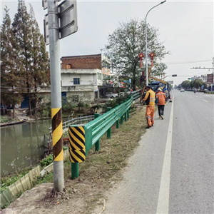 波形護(hù)欄安裝工程