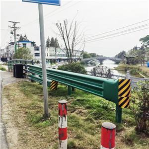 波形護(hù)欄安裝工程