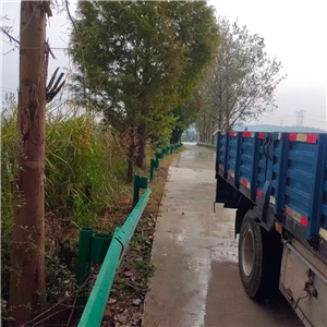 波行護(hù)欄安裝工程